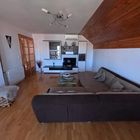 Apartment Belgrade: Cozy And Spacious 3-room Apt. Belgrade