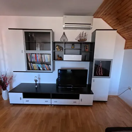 Belgrade: Cozy And Spacious 3-room Apt. Belgrade