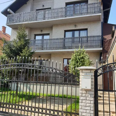 Belgrade: Cozy And Spacious 3-room Apt.