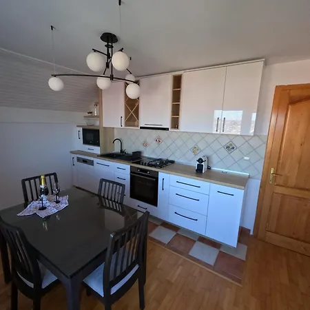Apartment Belgrade: Cozy And Spacious 3-room Apt.