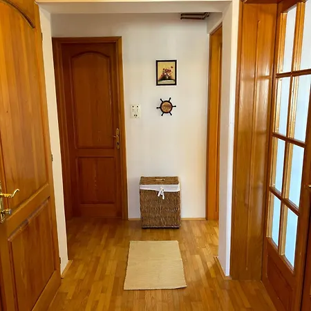 公寓 Belgrade: Cozy And Spacious 3-room Apt.