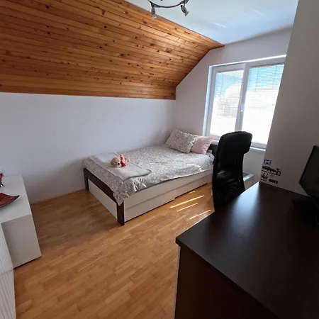Belgrade: Cozy And Spacious 3-room Apt.