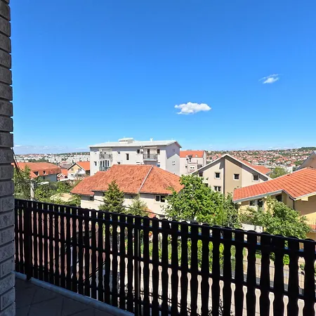 Belgrade: Cozy And Spacious 3-room Apt.