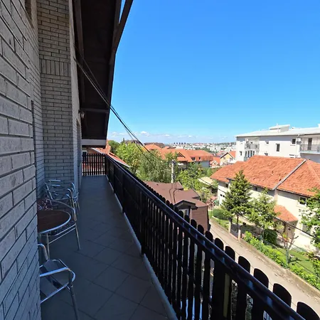 Apartment Belgrade: Cozy And Spacious 3-room Apt. Belgrade